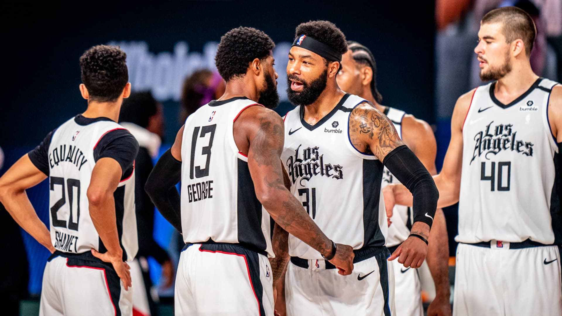 借助跑卫与 借助跑卫与