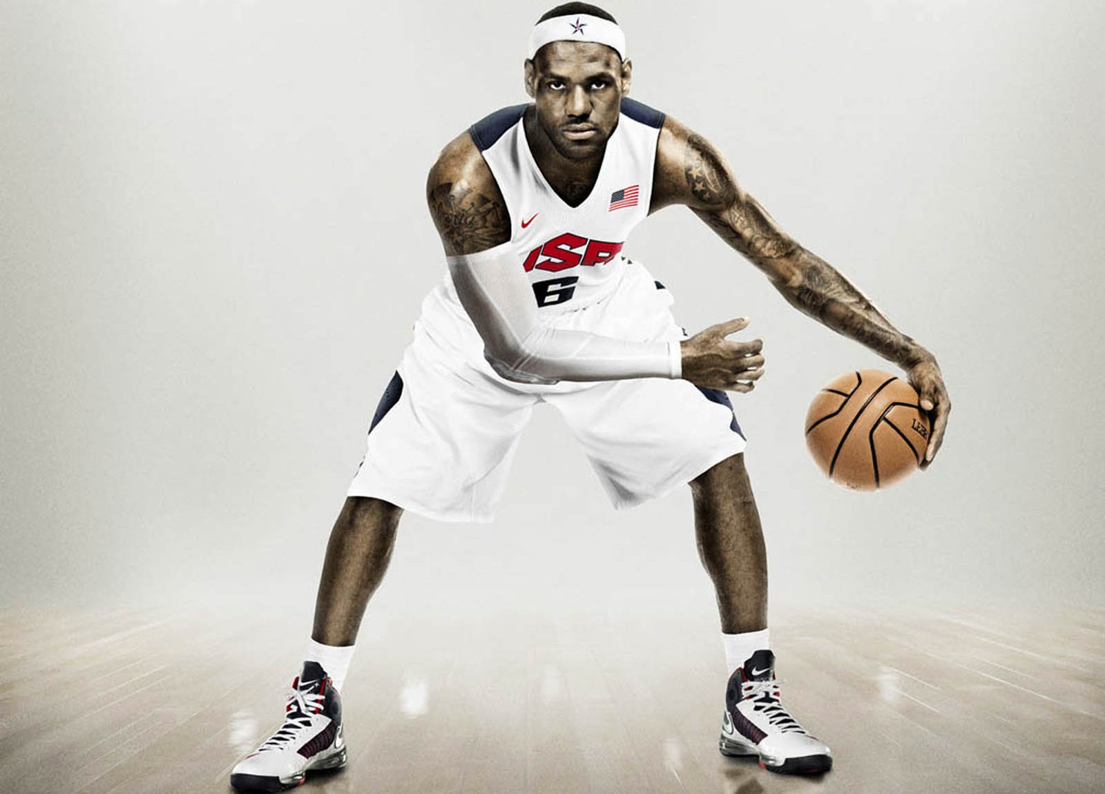 挥携车绕后 挥携车绕后