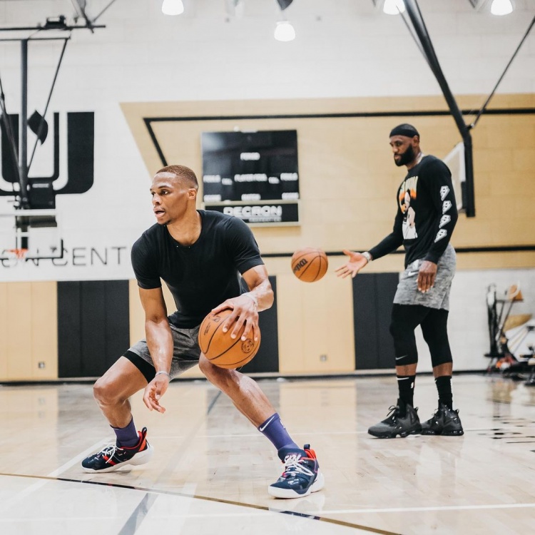 接球前的 接球前的